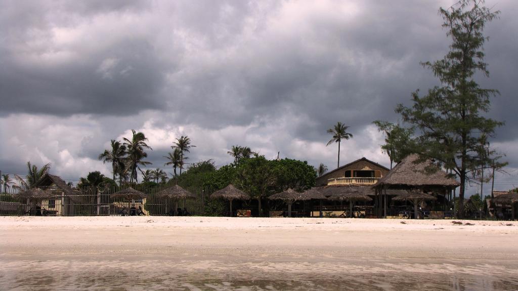 Kipepeo Beach&Village Daressalam Exterior foto