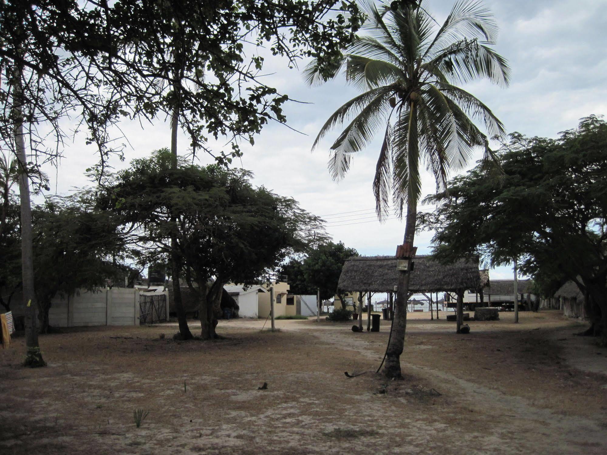 Kipepeo Beach&Village Daressalam Exterior foto